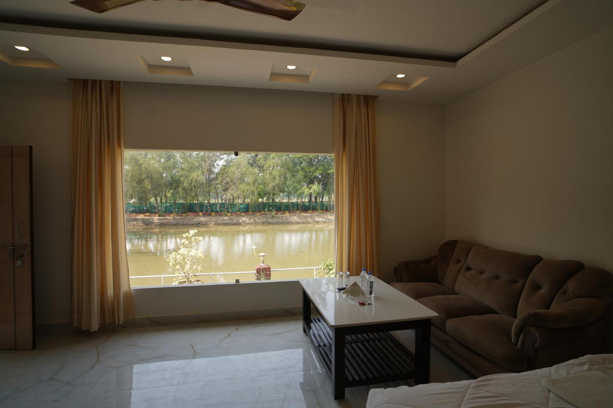 Lake View Village Resort Tajpur Екстер'єр фото