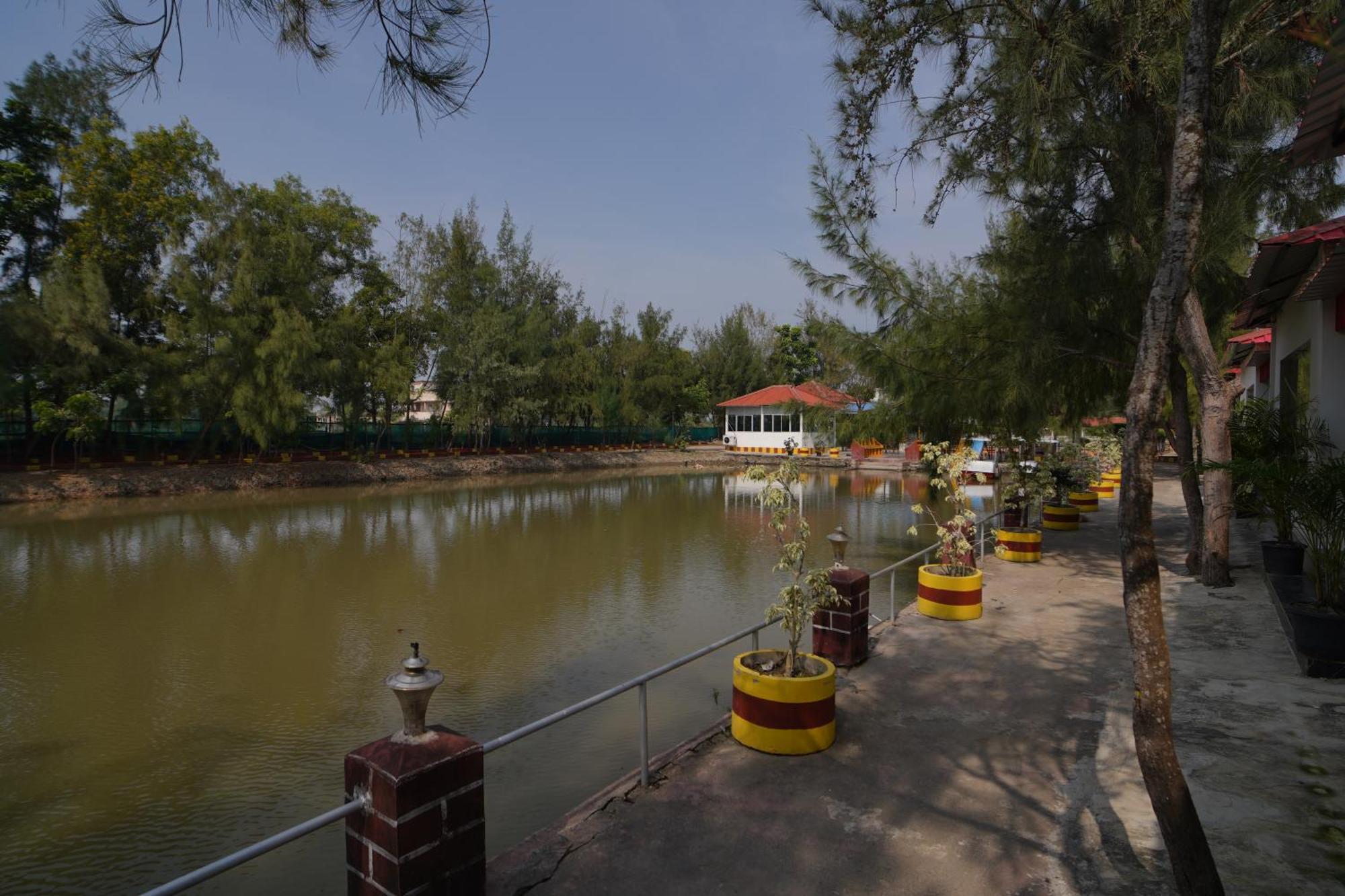 Lake View Village Resort Tajpur Екстер'єр фото