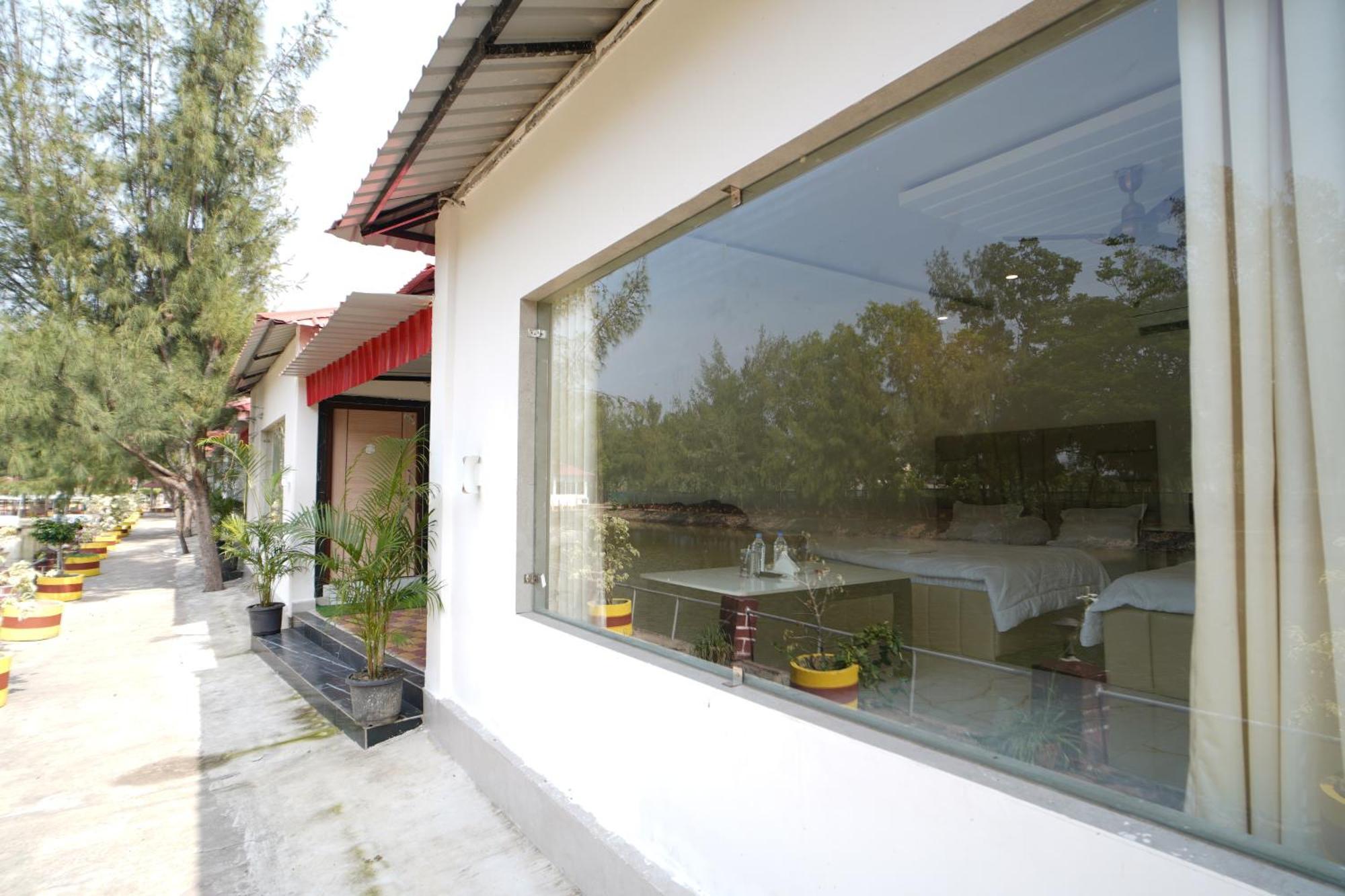 Lake View Village Resort Tajpur Екстер'єр фото