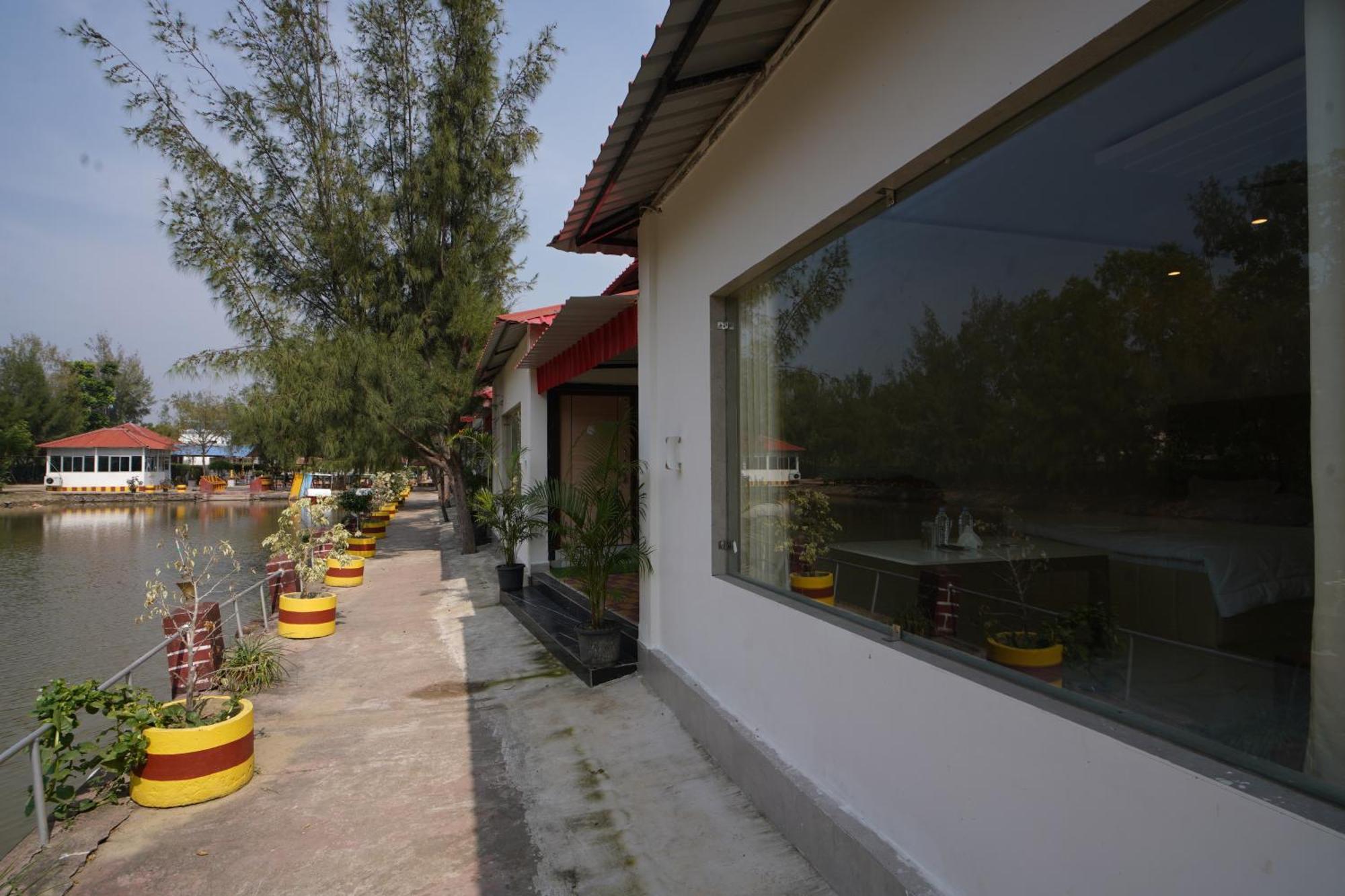 Lake View Village Resort Tajpur Екстер'єр фото